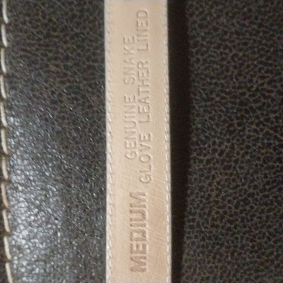 Liz Claiborne Creamy Beige Genuine Snakeskin Skinny Belt Size Med - Picture 4 of 8